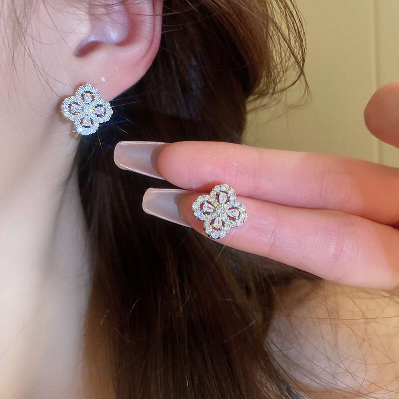 Women's Ear Rings Full Diamond Four-Leaf Clover Light High-End Simple Elegant Exquisite Zircon Earrings Sparkling