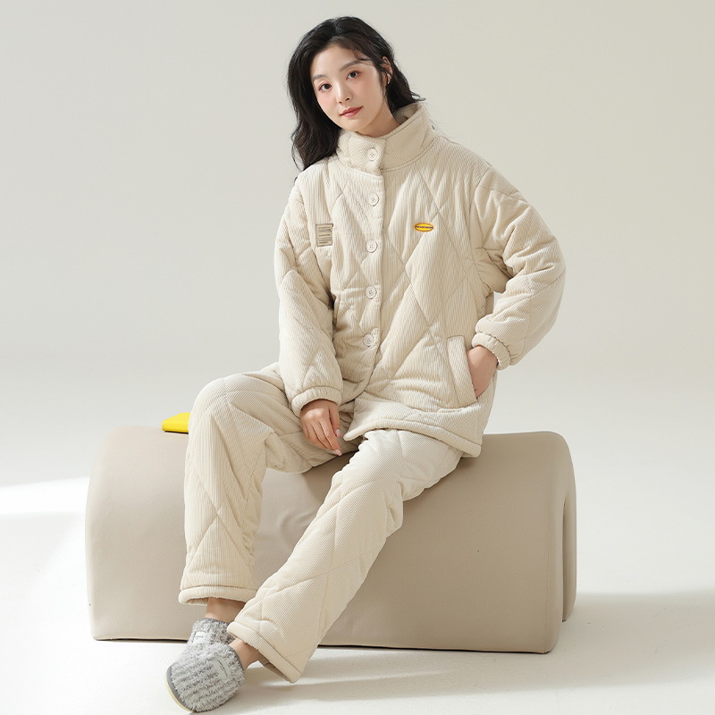 B1337-Chic Coordinating Wear - Trendsetting Female Clothing Pair Including Soft Cardigan Blouse plus Slim Fit Chinos