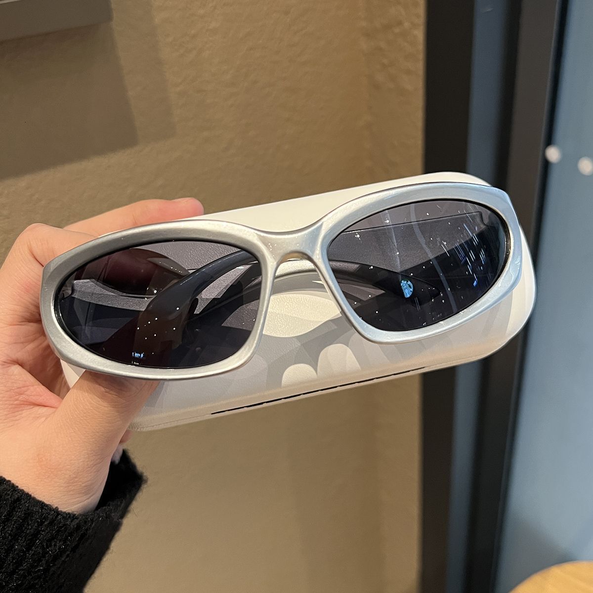 Fashion Exquisite Goggles Future Technology Glasses Concave Shape Trendy Cool Sun Protection Sunglasses