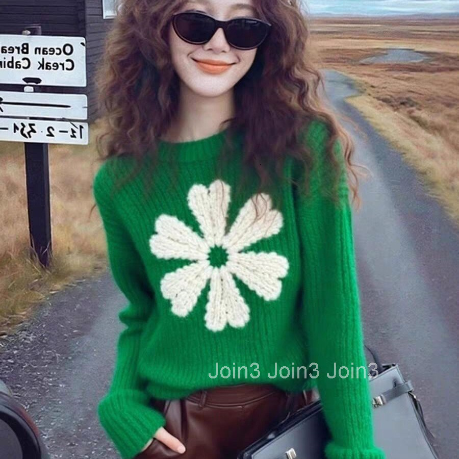 Christmas Outfit Ko… - image