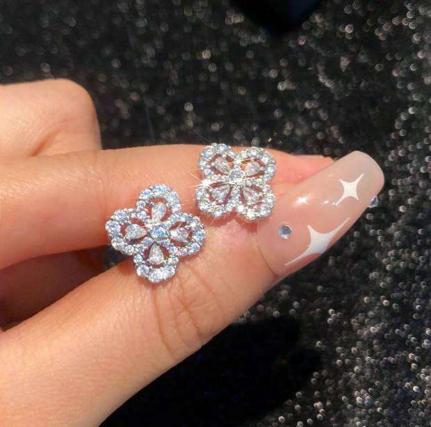 Women's Ear Rings Full Diamond Four-Leaf Clover Light High-End Simple Elegant Exquisite Zircon Earrings Sparkling