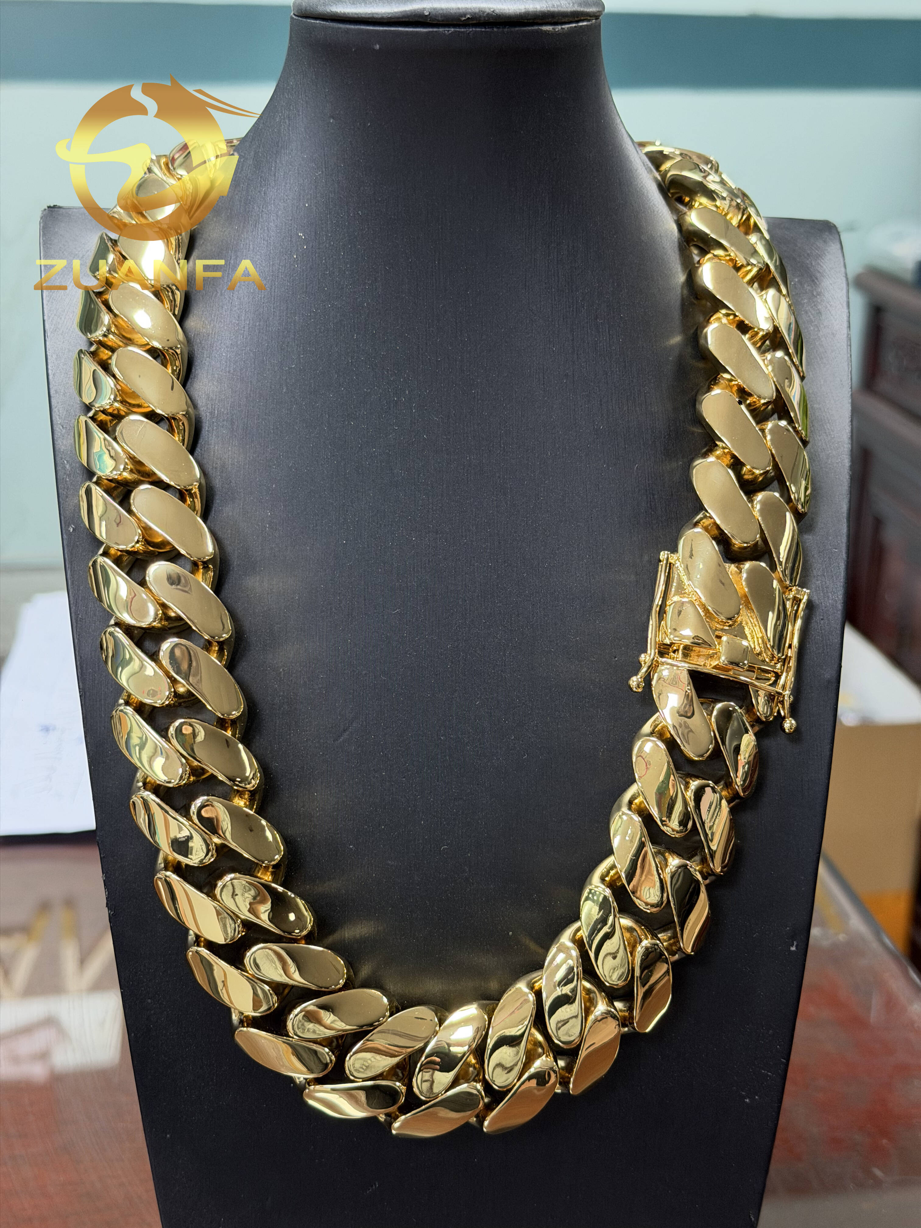 Zuanfa Hip Hop Jewelry 18k Gold Plated Big Size 30mm Miami Cuban Link Chain Brass Cuban Men Cuban Chain