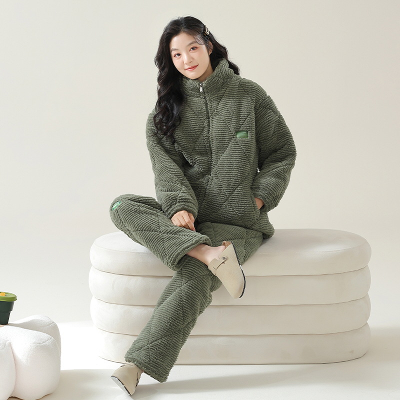 B1343-Chic Coordinating Wear - Trendsetting Female Clothing Pair Including Soft Cardigan Blouse plus Slim Fit Chinos