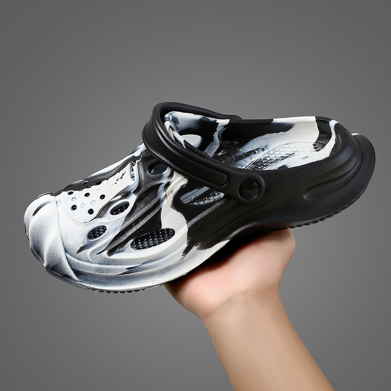 2026 new summer breathable sandals for outdoor home thick soled water flat slippers for men and women