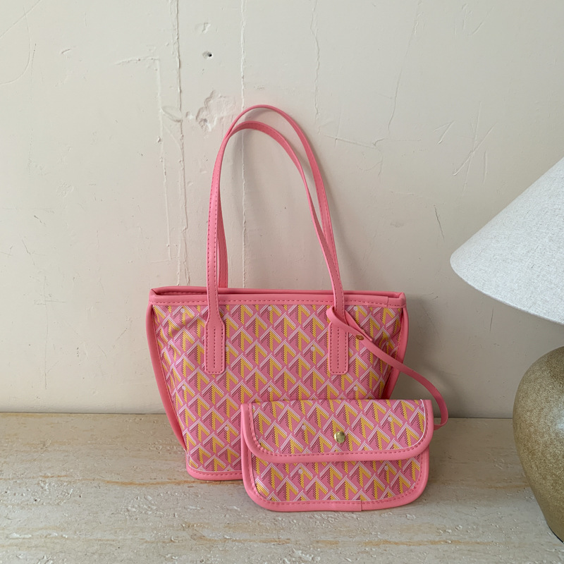 Popular printed large-capacity tote bag for women 2026 new style fashionable handbag for commuting