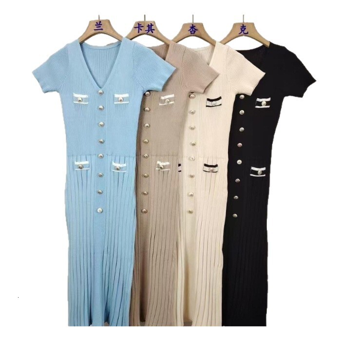 Luxury Brand Designer Clothes French Single-Breasted Knitted Dress V-Neck Slim Fit Elegant Sweater Dress European And American Women's Fashion Wo