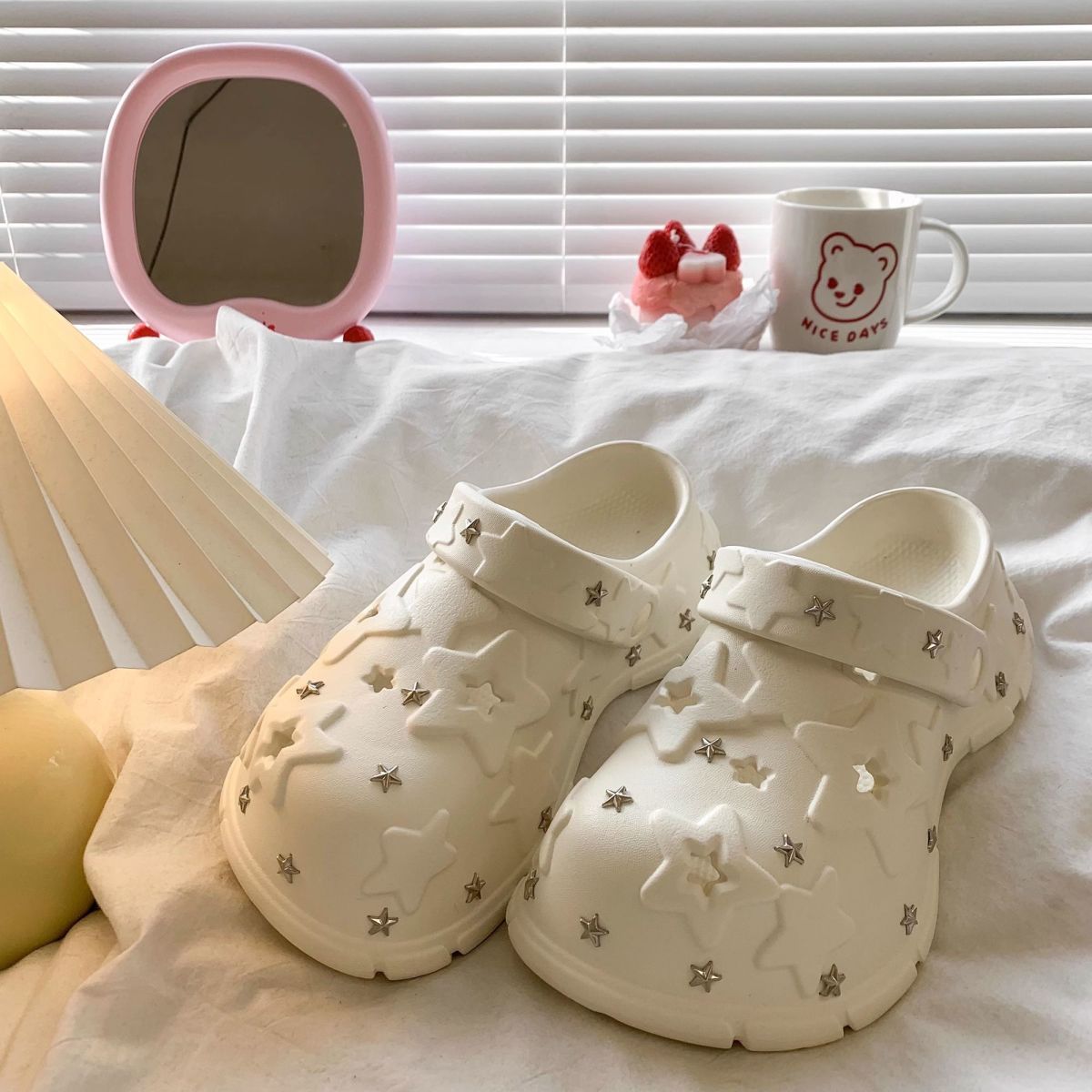 Free shipping Slippers Sky filled starry hole shoes comfortable thick soled sandals for summer casual height increasing sandals