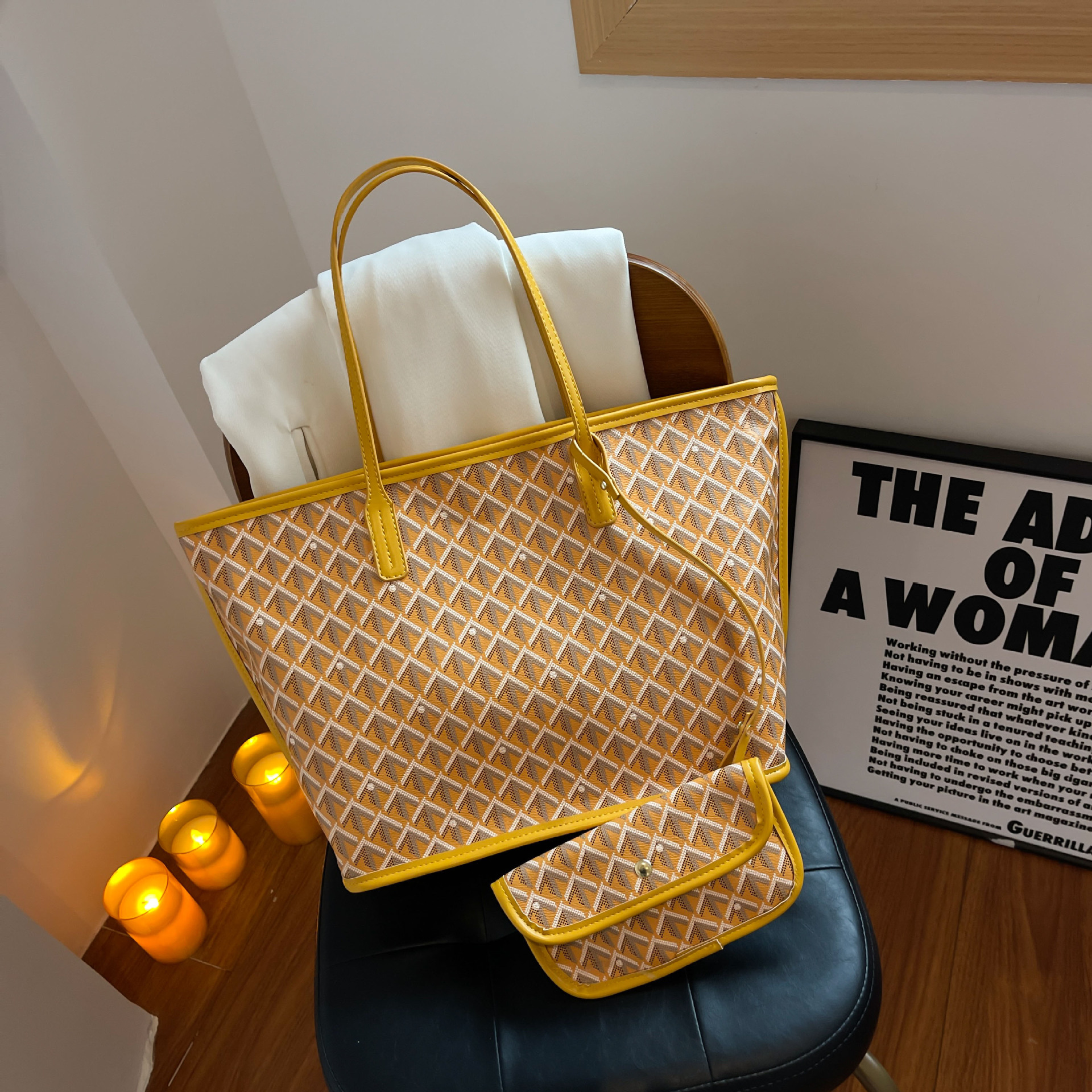 Popular printed large-capacity tote bag for women 2026 new style fashionable handbag for commuting