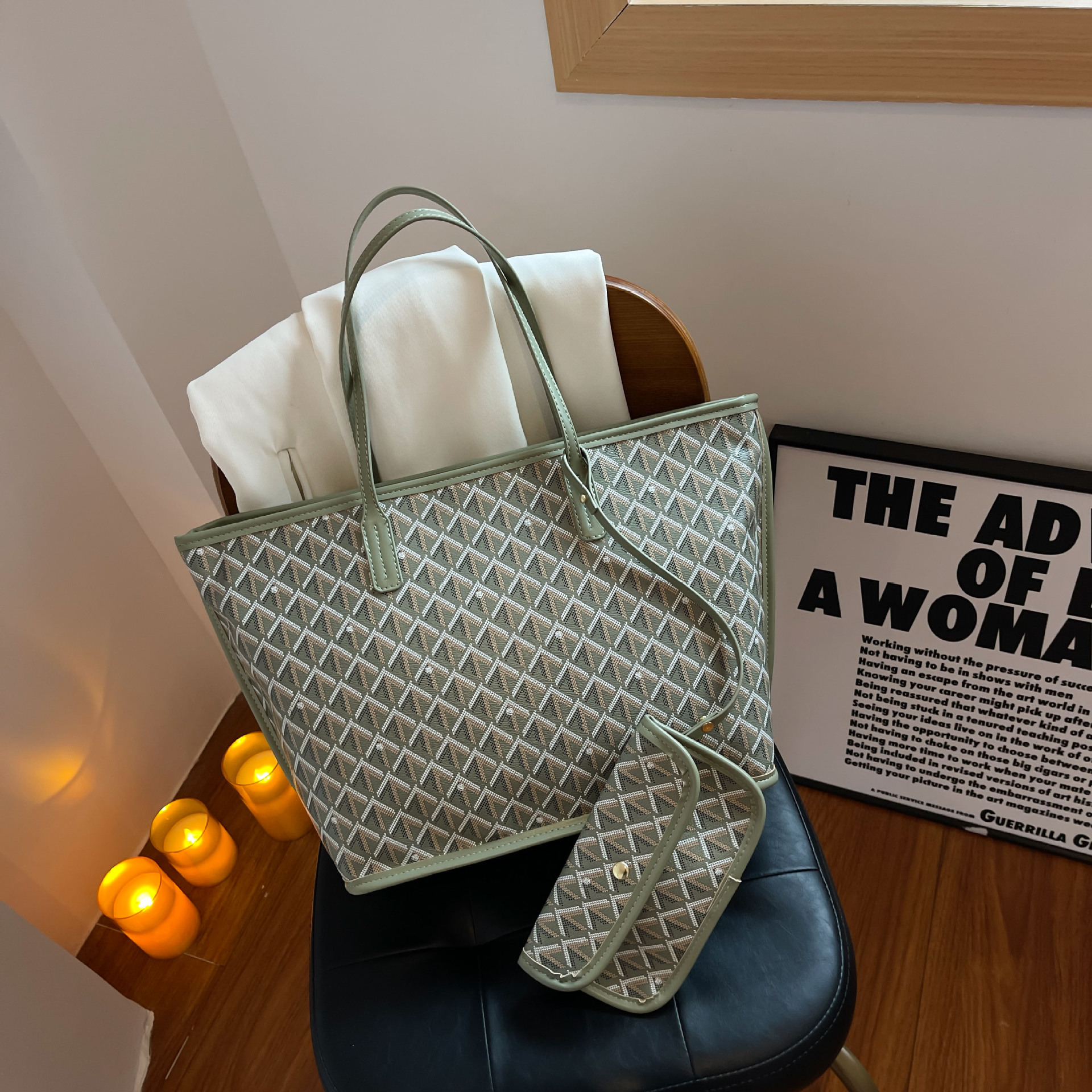 Popular printed large-capacity tote bag for women 2026 new style fashionable handbag for commuting