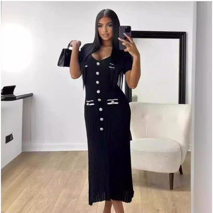 Luxury Brand Designer Clothes French Single-Breasted Knitted Dress V-Neck Slim Fit Elegant Sweater Dress European And American Women's Fashion Wo