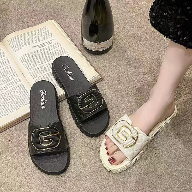2026s Summer Fashion Versatile Premium Outdoor Soft Sole Slides Women Non Slip Wear Resistant Breathable Slippers Black White Free Shipping