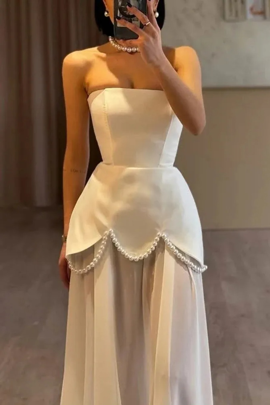 Special Design Petal Skirt Prom With Pearls Decor Satin Strapless Women Formal Occasion Evening Gowns Fishtail Floor Length White And Black Maxi Dress