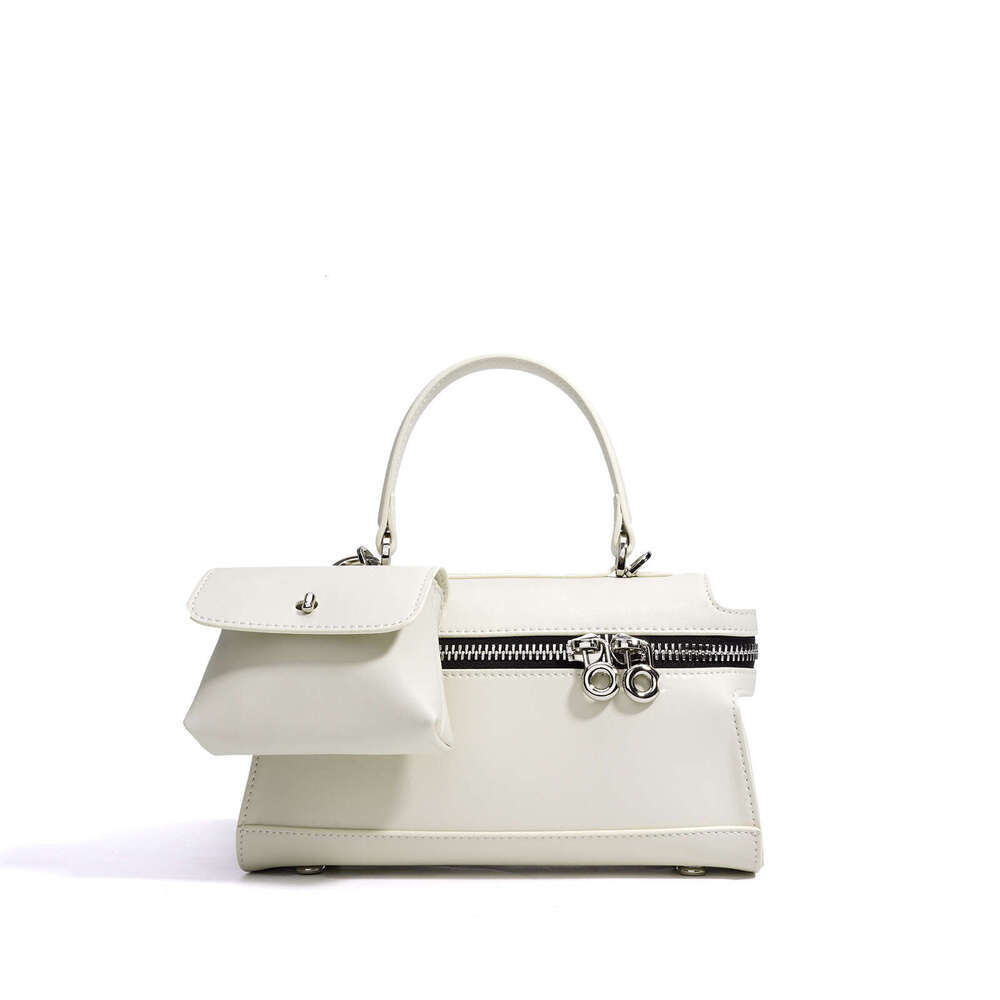 Luxury Shoulder Bags Totes Hobo Spring Niche Design New Retro Briefcase Women S Cool Compact Exquisite Bag Single Crossbody Handbag SENYY