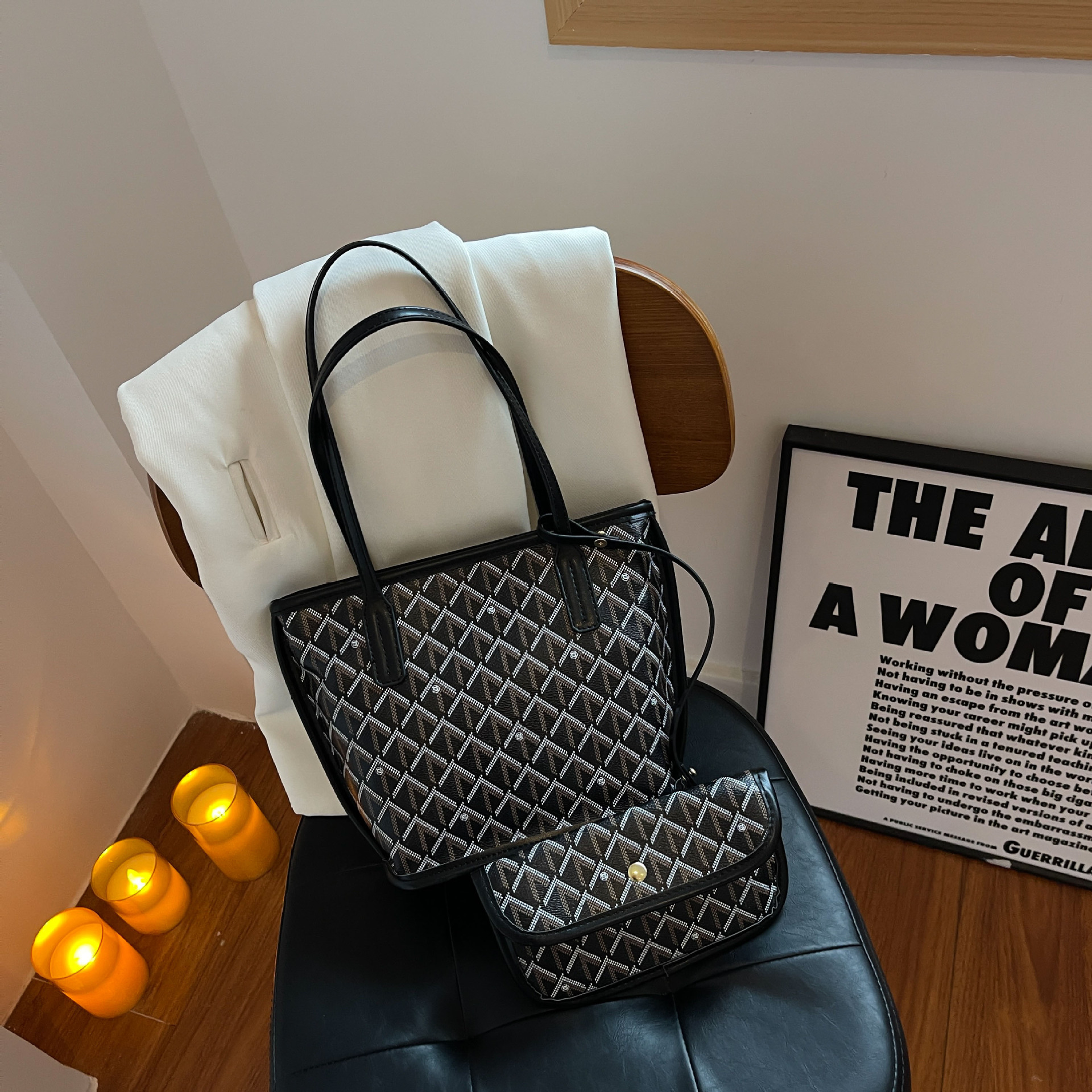 Popular printed large-capacity tote bag for women 2026 new style fashionable handbag for commuting