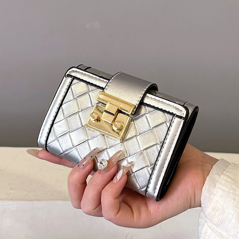 2024 Women's handbag New Multifunctional Long Woven 70% off Fold Student Short designer wallet Wallet for Women with Lock Coin Purse Card Holder