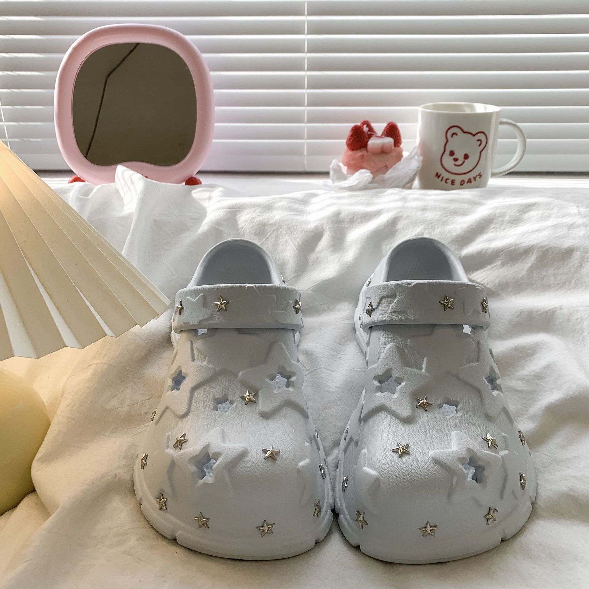 Free shipping Slippers Sky filled starry hole shoes comfortable thick soled sandals for summer casual height increasing sandals