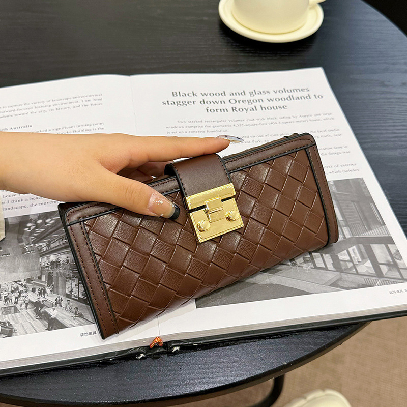 2024 Women's handbag New Multifunctional Long Woven 70% off Fold Student Short designer wallet Wallet for Women with Lock Coin Purse Card Holder