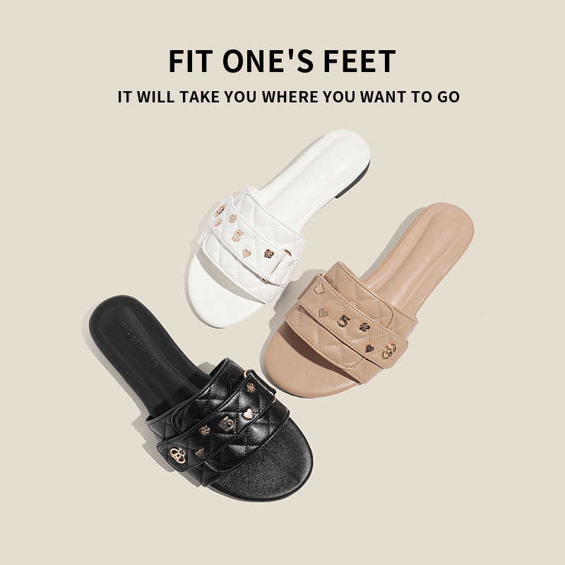 2026 new classic flat slippers for women outdoor indoor casual and fashionable beach shoes