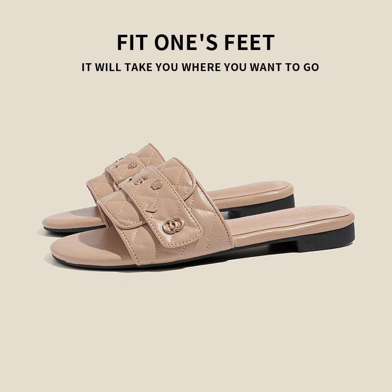 2026 new classic flat slippers for women outdoor indoor casual and fashionable beach shoes