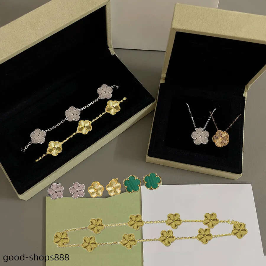 Luxury Gold Plated Designer Necklaces Four-leaf Clover Fashion Pendant Necklace Wedding Party Good Quality Jewelry With box