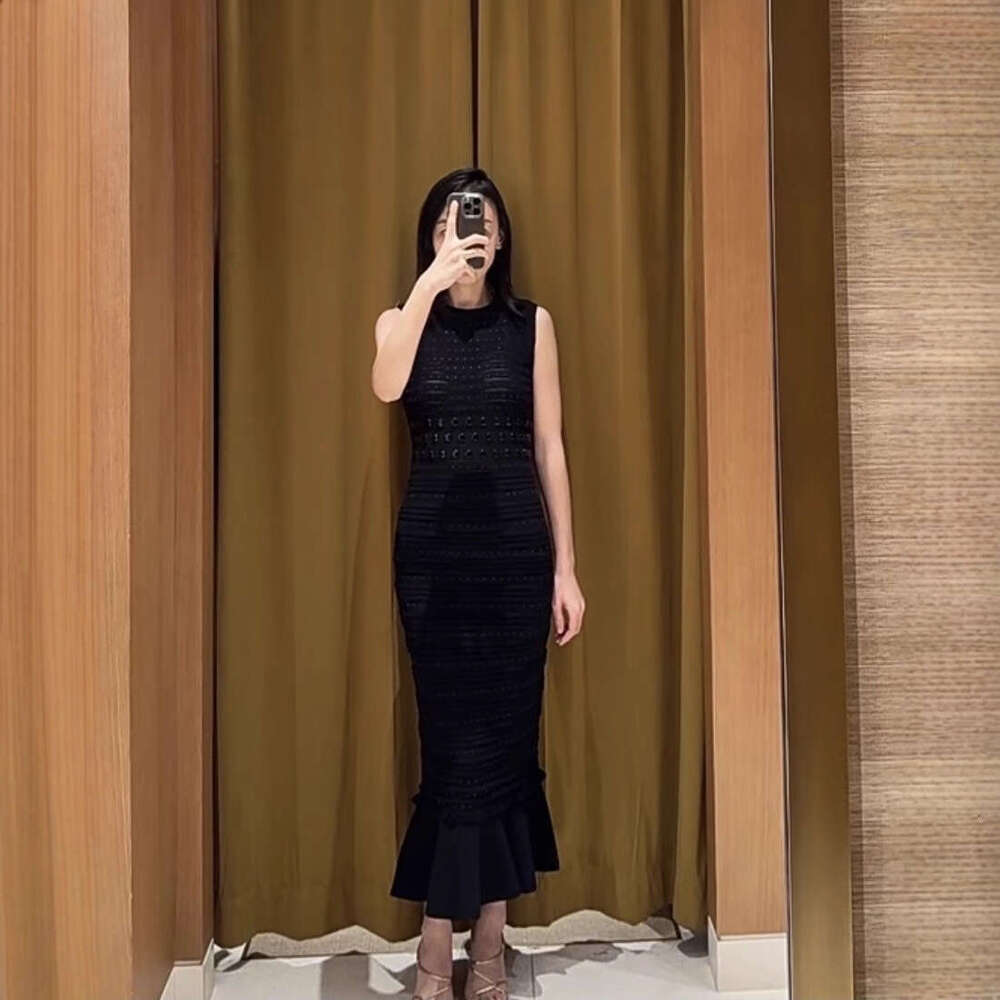 2026 Autumn New French Elegant Style Beaded Waist-Cinching Knitted Mermaid Tank Dress