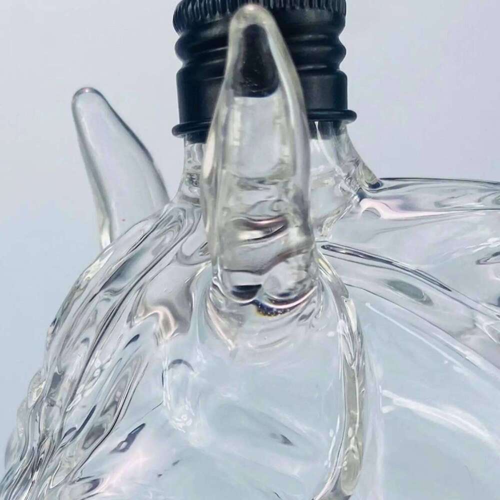 Engraved Horse Head Shape Glass Decanter Bourbon Brandy Unique Liquor Bottle Gift for Whiskey Lovers