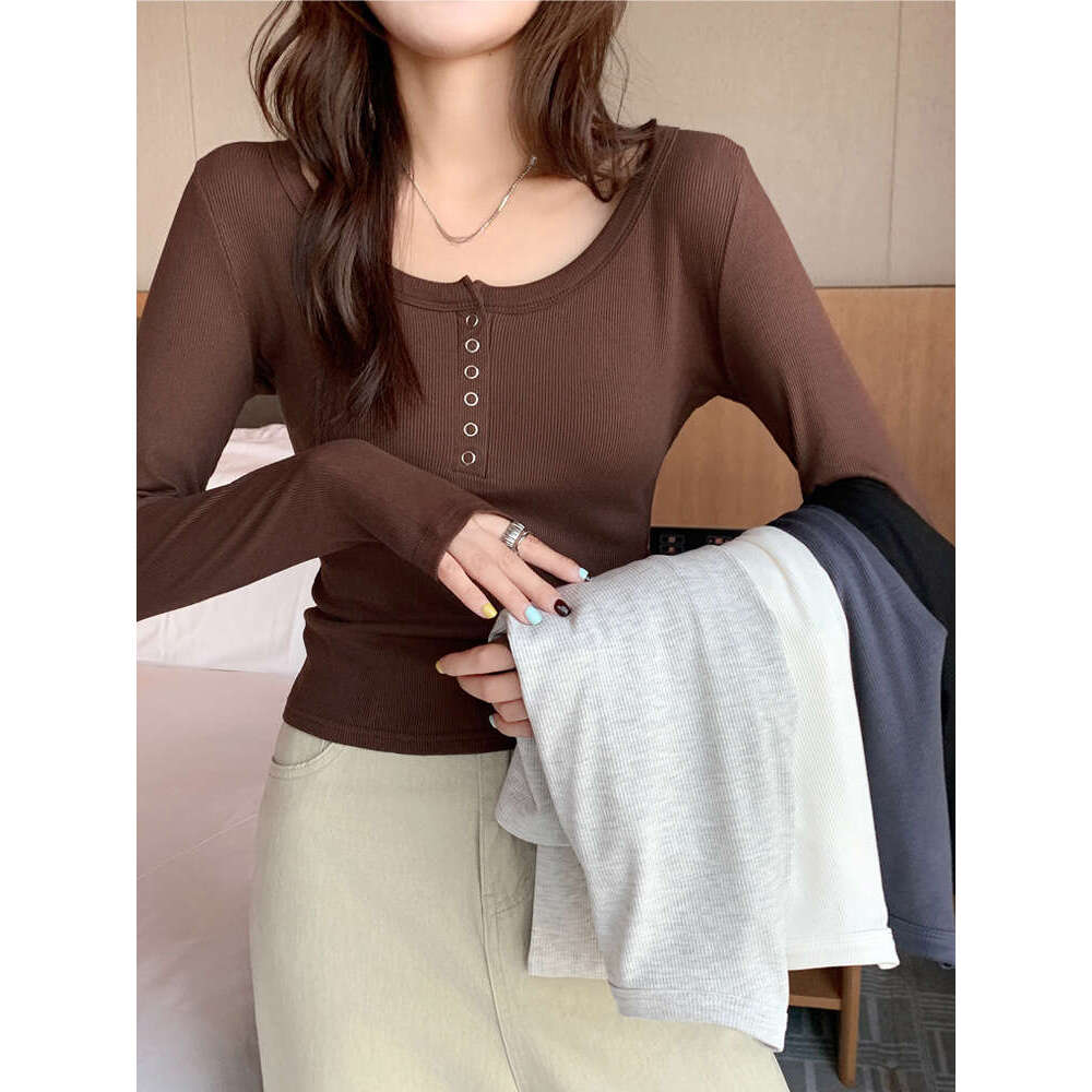 2026 urban style casual unique round neck regular shoulder T-shirt new early autumn long sleeved base shirt women's slim fit button