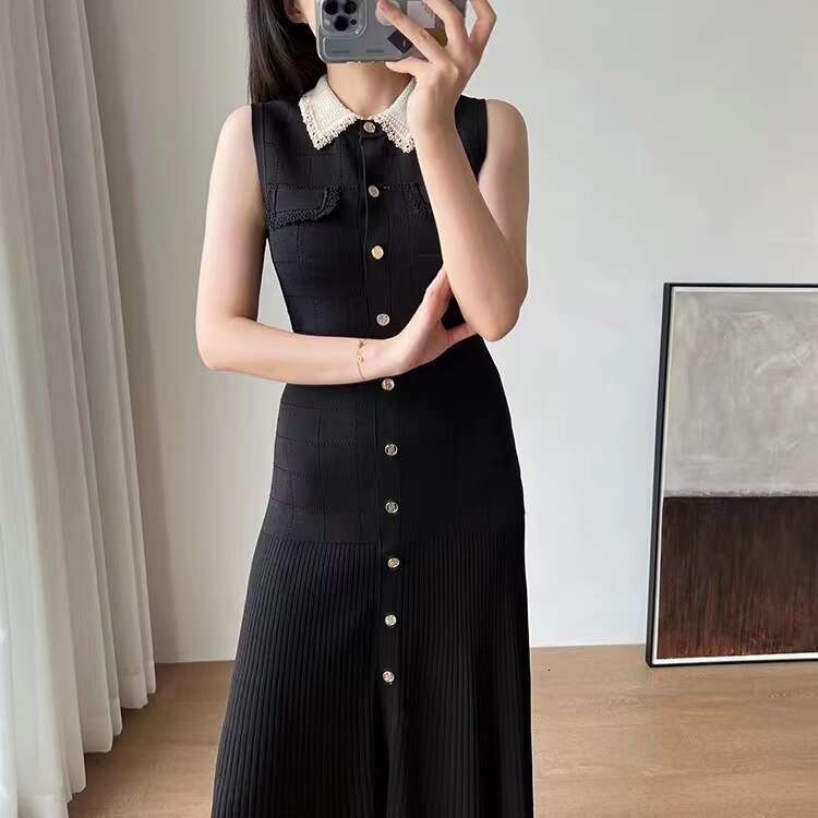 French Niche 2026 Early Autumn New Lace Color-Block Short Sleeve Knitted Dress