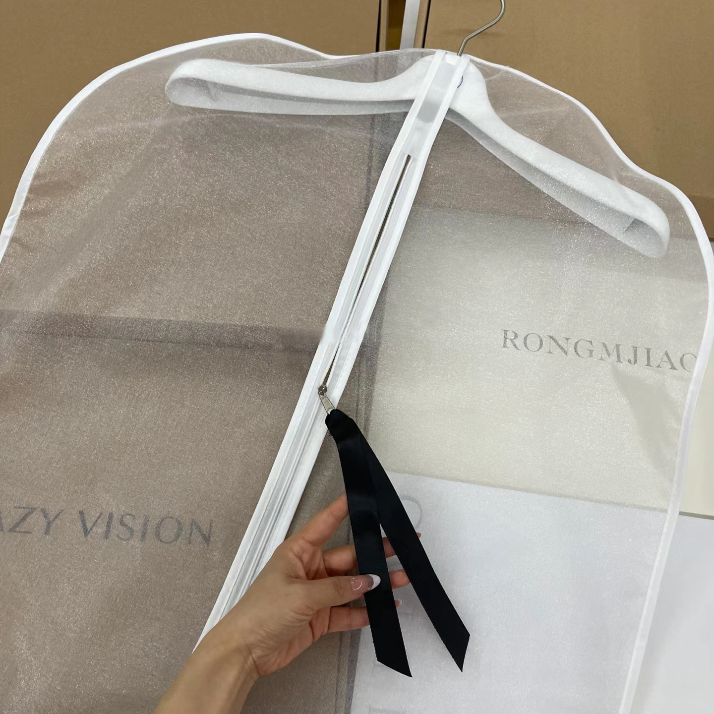 Luxury Premium Organza Breathable Garment Dust Covers Pearl White Water-Glossy Fabric Storage Bags Specialized For Mink/Fur Coats Lightweight 60*90/11