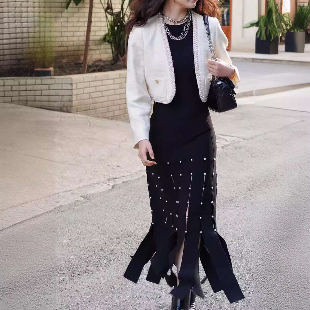 Fadan S Home 26 Spring Summer Elegant Mature Style Tassel Edge Pearl Decor Waist-Cinching Sleeveless Mid-Length Knitted Dress