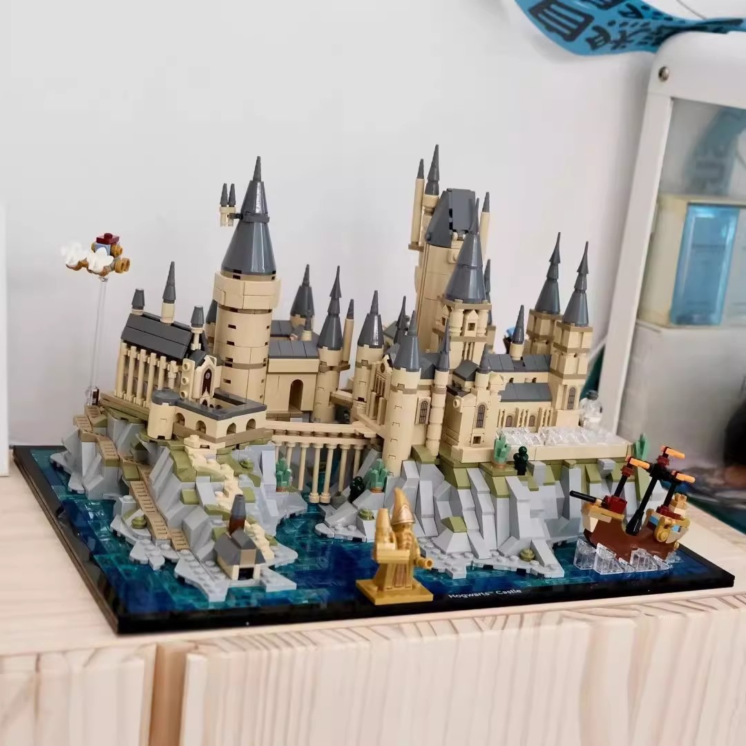 76419 Harry Potter Hogwarts Castle And Courtyard Building Set Model Street Scene Toy