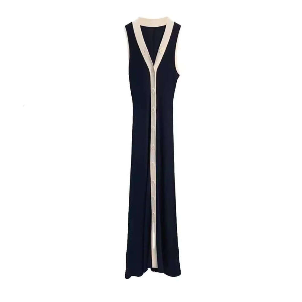 French Niche S2026 Summer New Elegant Color-Block Ribbed Deep V Neck Sleeveless Single-Breasted Knitted Dress