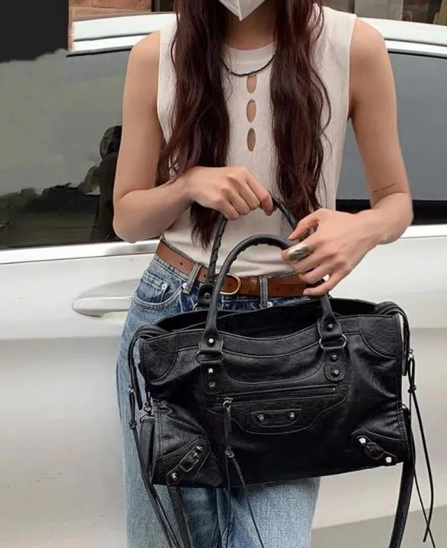 Top Quality Designer Gris Tarmac Rivet Leather Motorcycle Tote Crossbody Handbag Pillow Shoulder Classic Matching Mirror Womens Bag