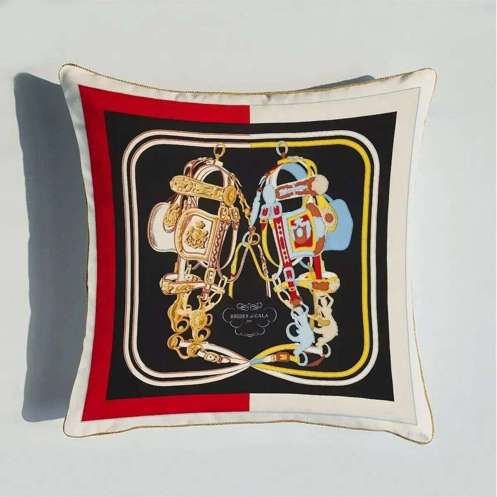 Decorative Throw Pillow Cover Palace Rose Horse Pattern Polyester Cushion Case for Sofa Bed Armchair Luxury Home Decor Bedding Accent Living Room