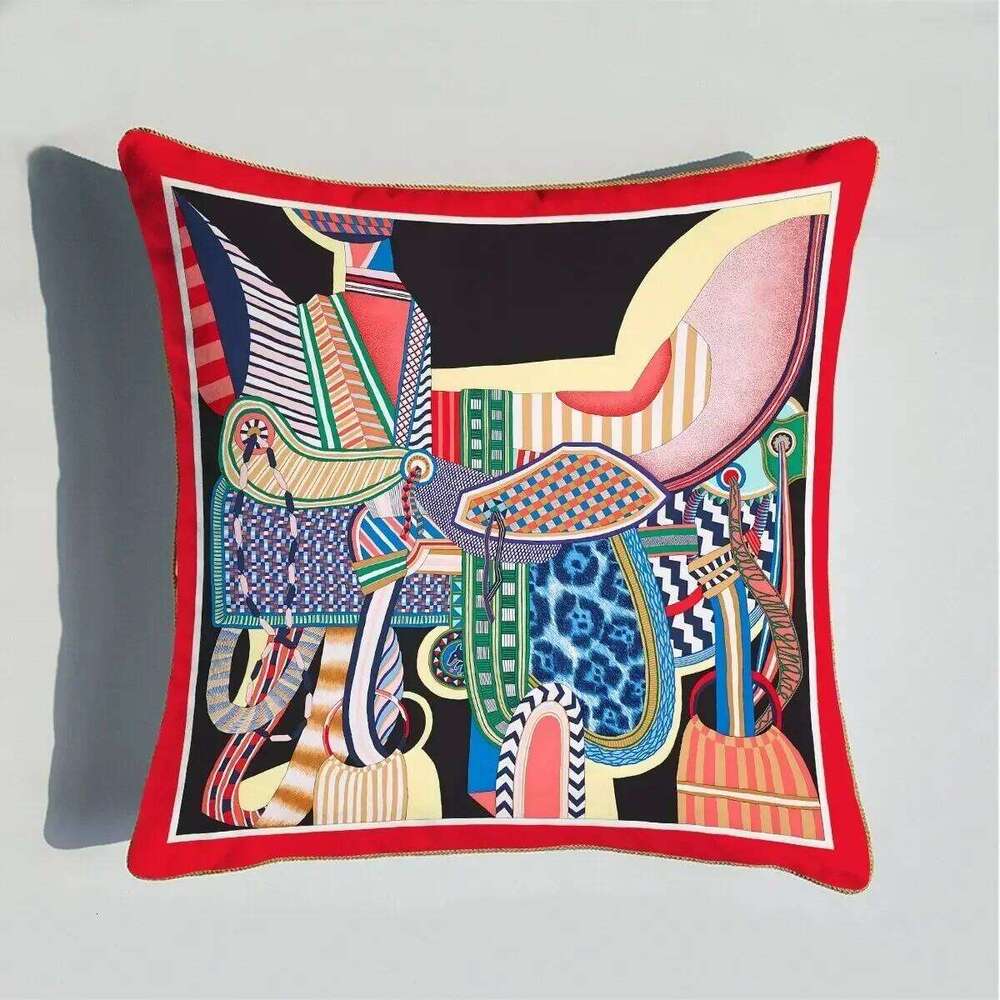 Decorative Throw Pillow Cover Palace Rose Horse Pattern Polyester Cushion Case for Sofa Bed Armchair Luxury Home Decor Bedding Accent Living Room