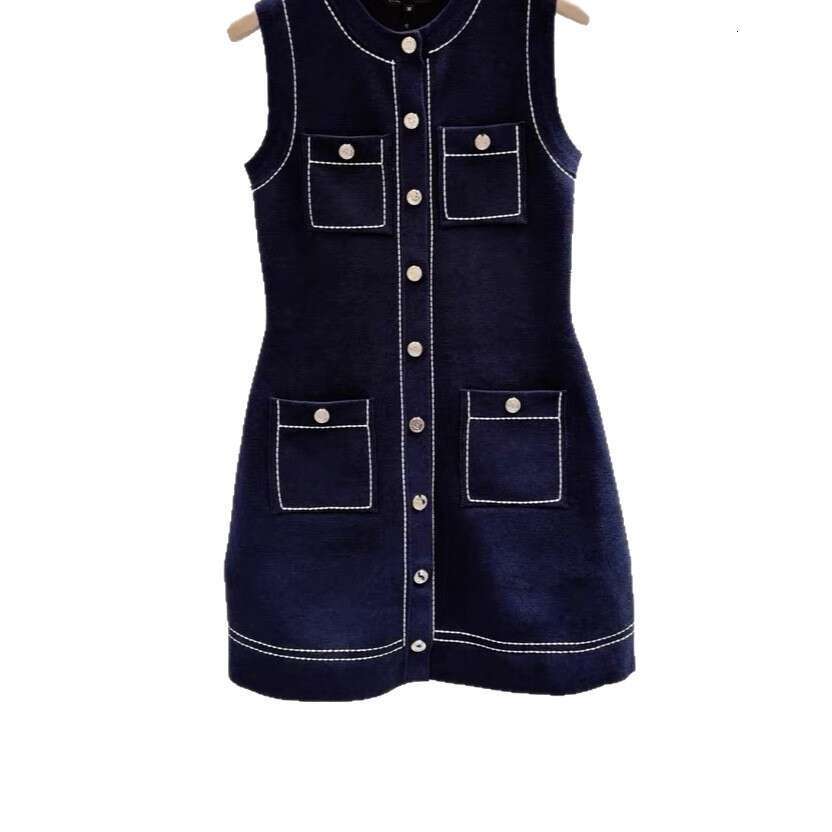 J French Elegant 2026 Early Autumn New Color-Block Stitching Sleeveless Single-Breasted Dark Blue Knitted Dress