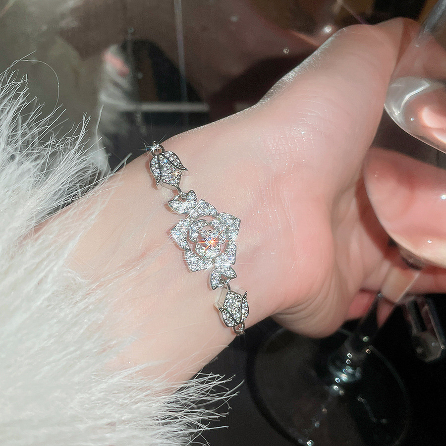 French Style Super Shiny Zircon Flower Elegant Sweet Niche Temperament Versatile Bracelet Light Luxury High-end Feel Women's Jewelry