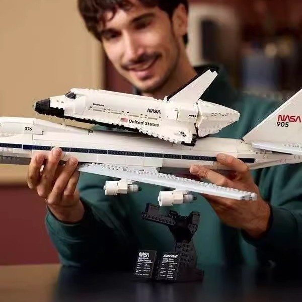 Icons Series 10360 Space Shuttle Building Block Transporter Boy Assembly Toys