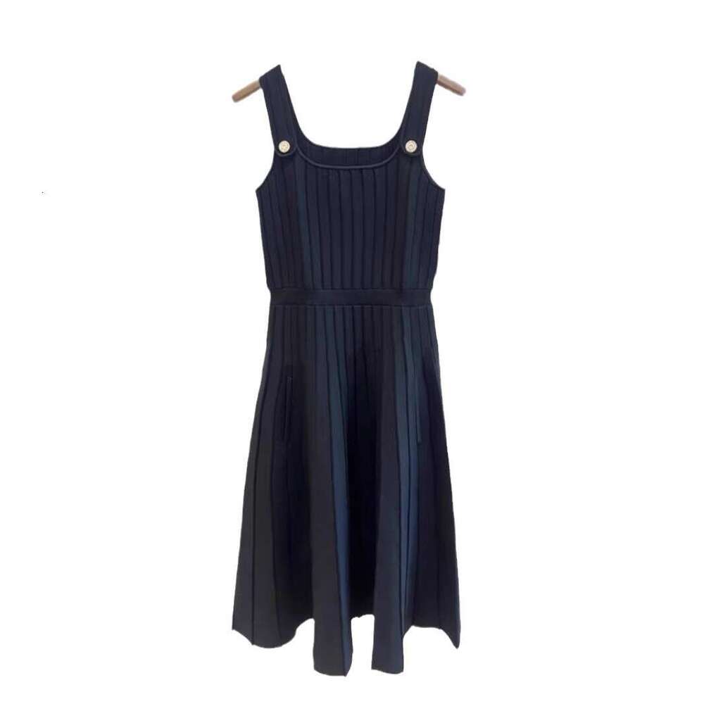 2026 Spring New French Elegant Black U-Neck Pleated Waist Slim Vest Dress for Women