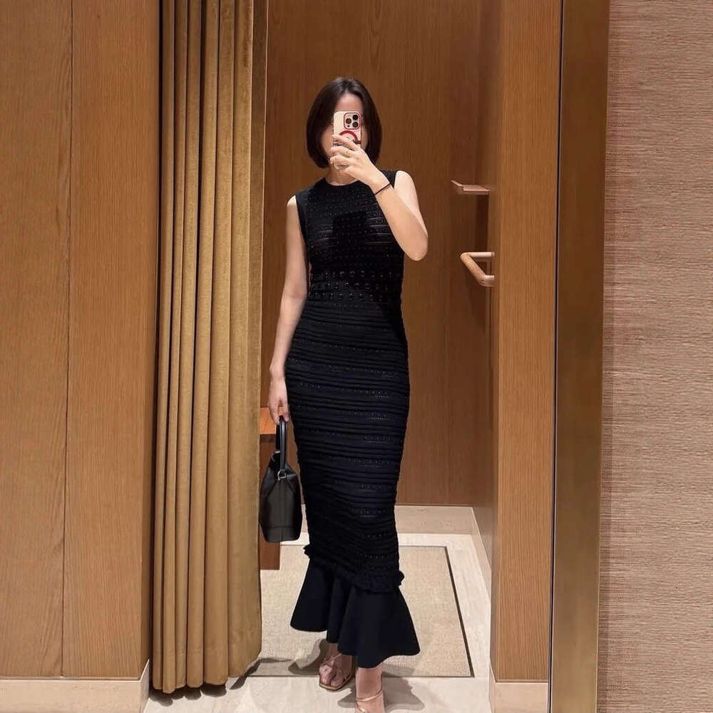 2026 Autumn New French Elegant Style Beaded Waist-Cinching Knitted Mermaid Tank Dress