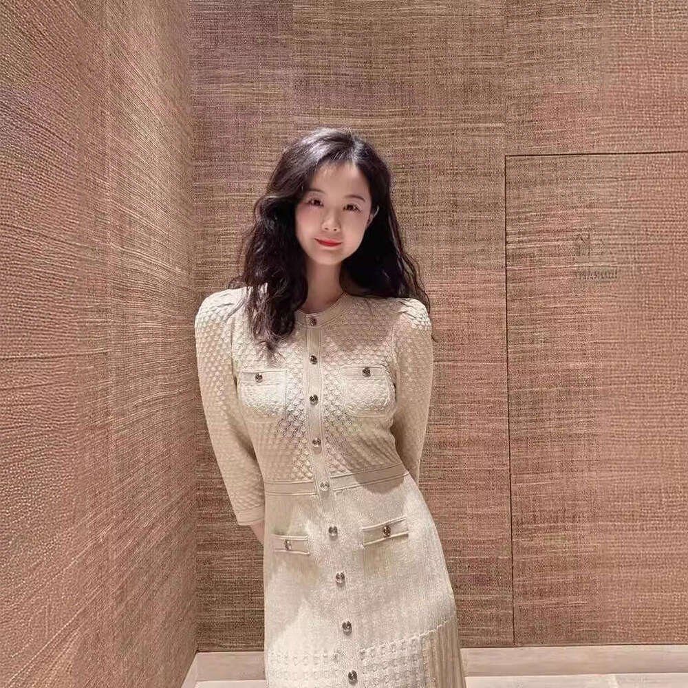 French Niche 2026 Early Spring New Solid Color Sleeve Round Neck Single-Breasted Knitted Long Dress for Women S