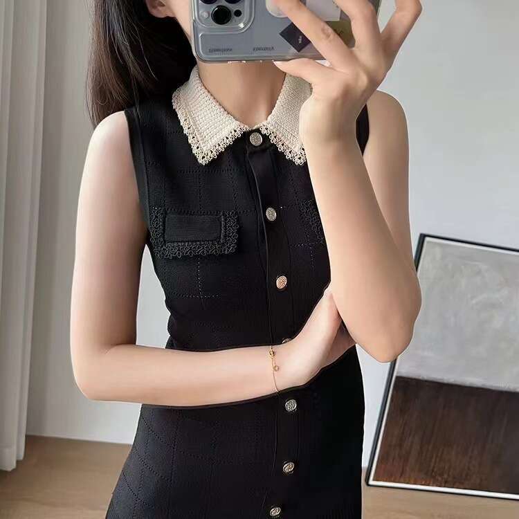 French Niche 2026 Early Autumn New Lace Color-Block Short Sleeve Knitted Dress