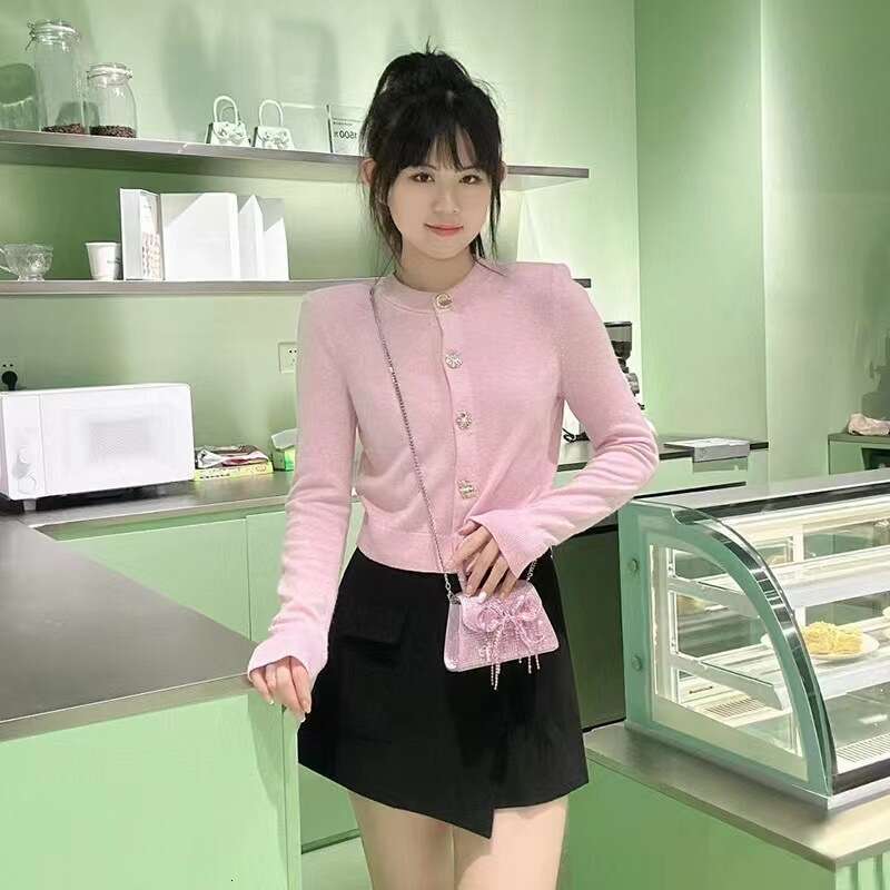 2026 Early Spring New French Niche Solid Color Round Neck Short Metal Button Knitted Cardigan