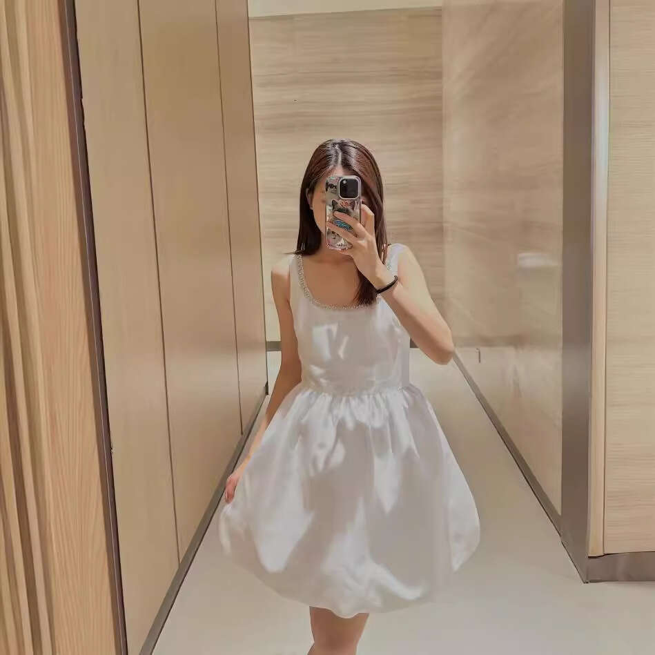 2026 Spring Summer New Niche Design Pure White Diamond Embellished Strap Flower Bud Waist-Cinching Puffy Short Dress