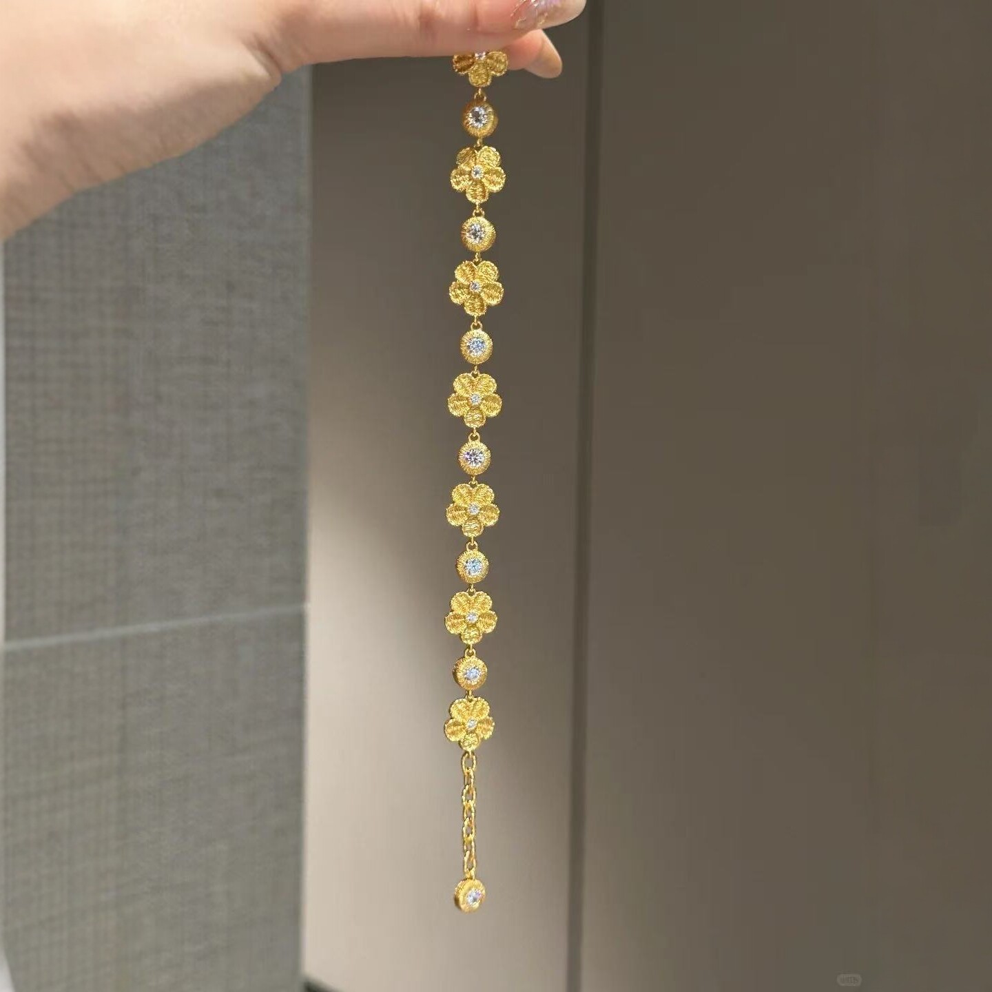 Hot-Selling Embroidered Small Gold Ancient Method gold Brushed Bubble Diamond Flower Bracelet Niche Design - view 4