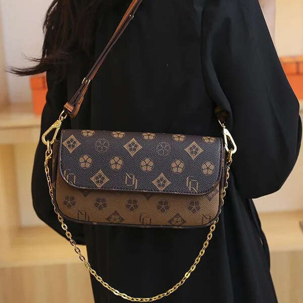 New luxury handbag European and American fashion printed retro small square women's shoulder crossbody bag chain handle underarm bag High end niche designer bag