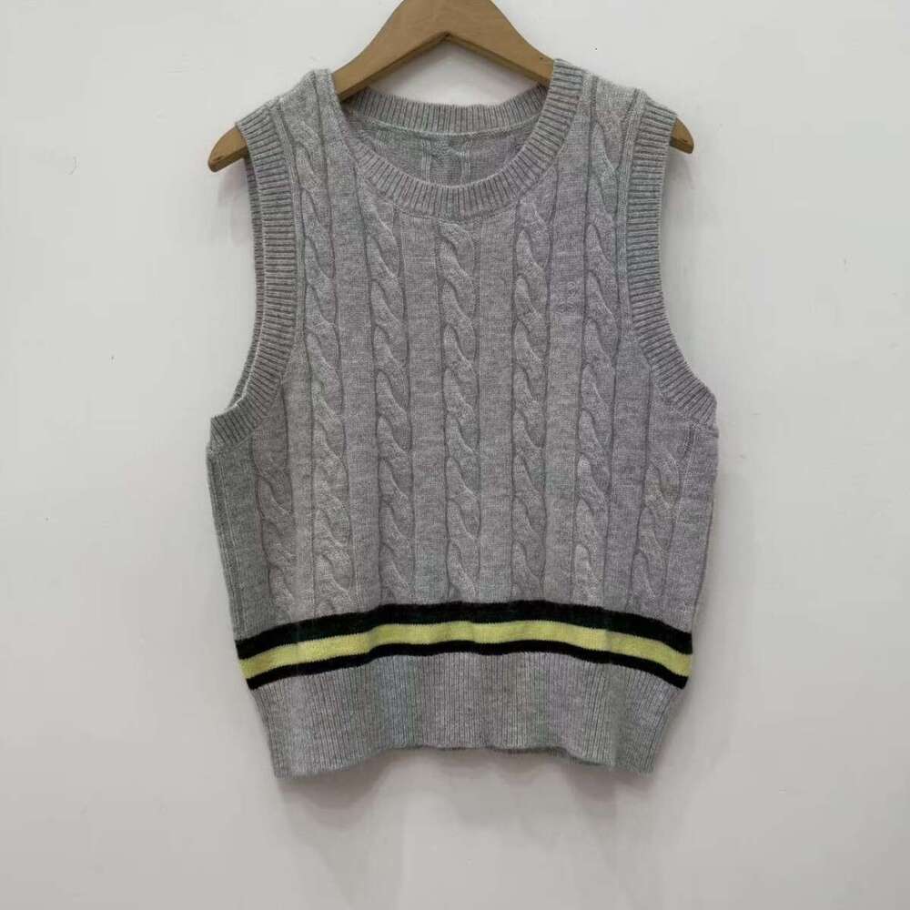 French Elegant 26 Early Autumn College Style Versatile Cable Knit Sweater Vest Top for Women