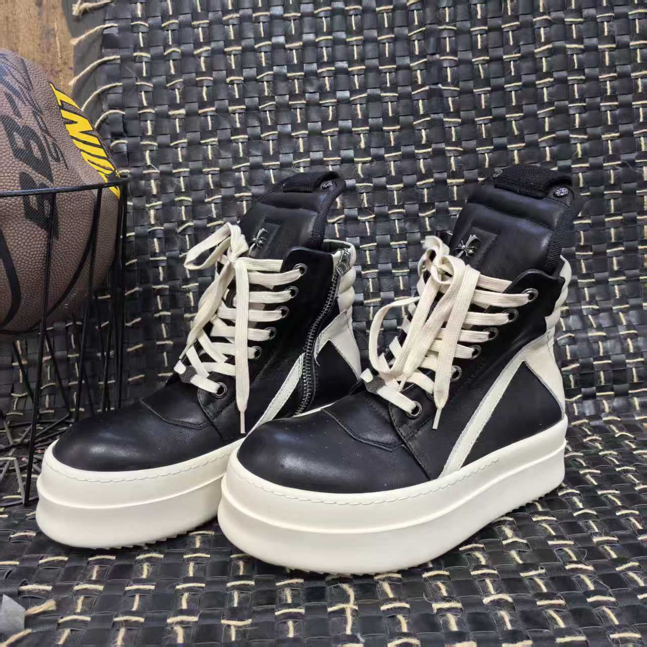 Designer boots canvas boots fur boot leather boot Luxury booties black white high top boots for Men and Women