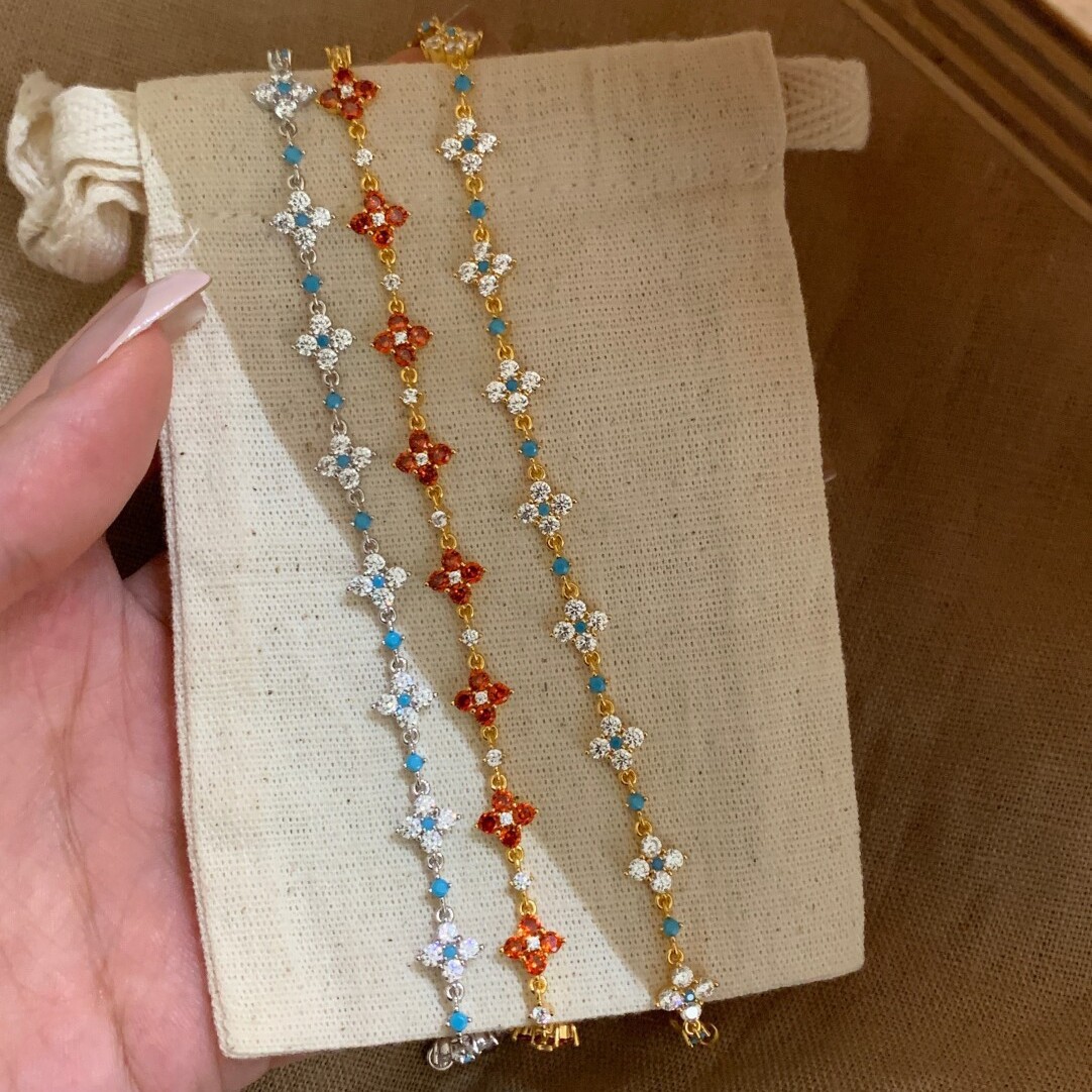 Hot-Selling New Year Leaf Clover Full Diamond Bracelet Fashion Simple Light Luxury Niche Design Flower Hand Jewelry