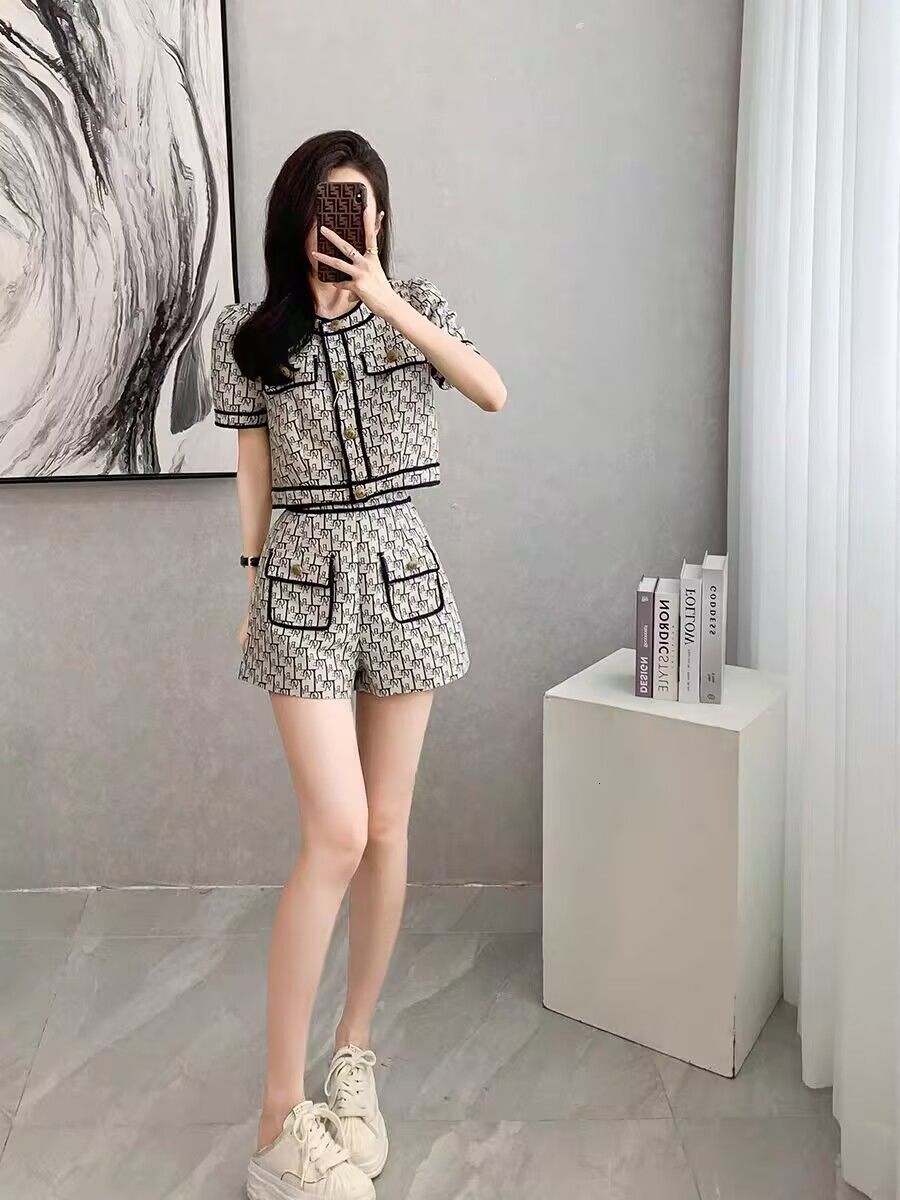 Luxury Brand Designer Clothes French Style Fashion Casual Suit For Women Summer 2025 New High-End Short Sleeve Shorts Knitted Two-Piece Set